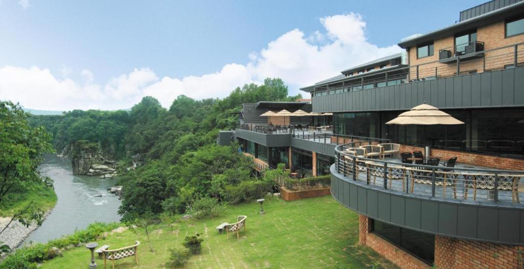 Hantan River Spa Hotel Cheorwon Exterior foto